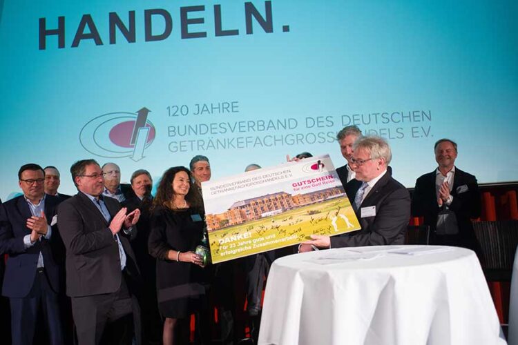 Guder mit großer Feier verabschiedet