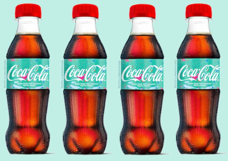 Flasche aus Plasikmüll aus dem Meer