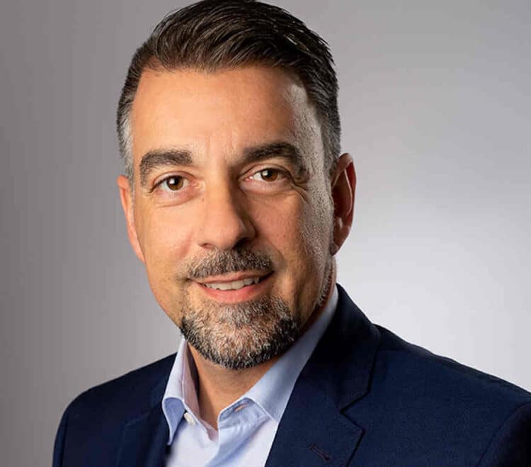 Evgenos wird Verkaufsdirektor