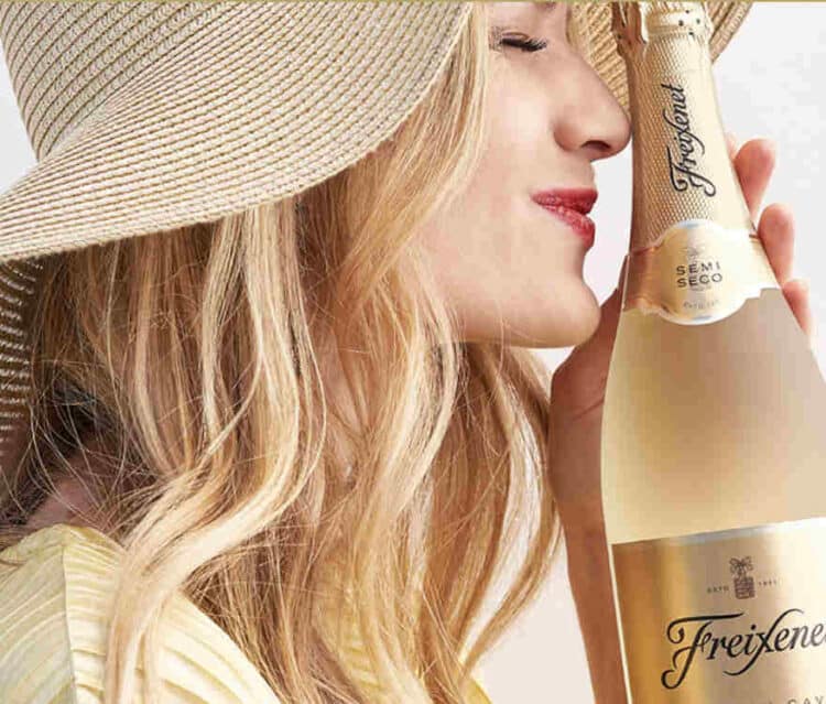 Freixenet steigt zur Spitze auf 1