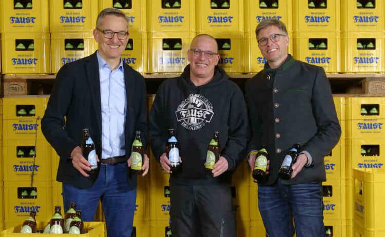 Faust schafft den Bügel ab