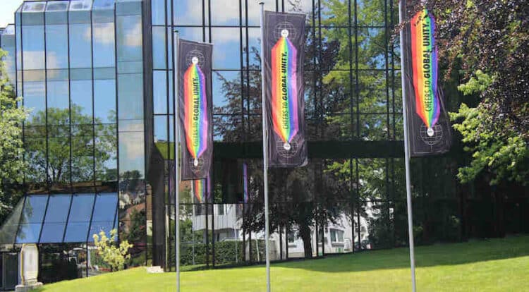 Warsteiner Brauerei zeigt Flagge