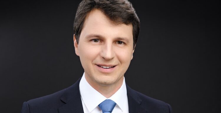 Oliver Hell leitet Vertrieb