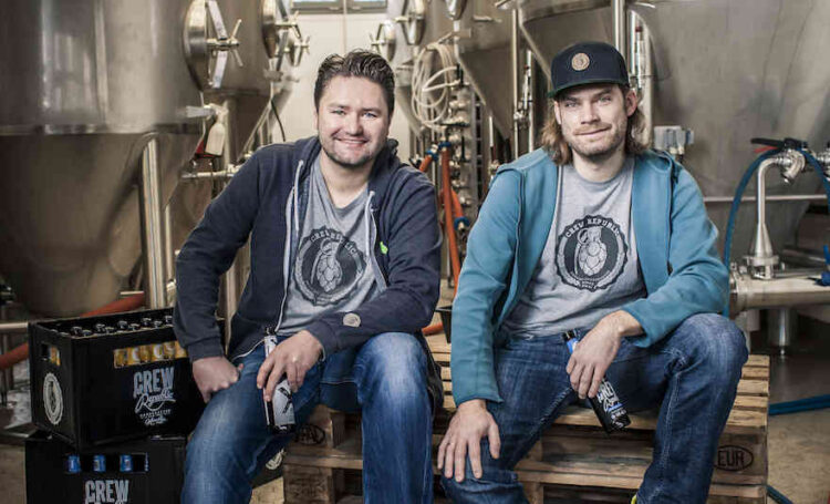 Bitburger steigt bei Crew Republic ein