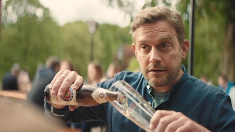 Sebastian Bezzel wirbt für Paulaner