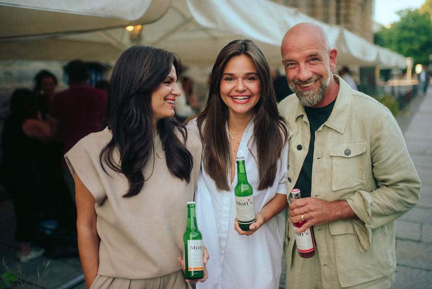 Torsten Mansfeld mit seiner Frau Katerina und seiner Tochter Sophia