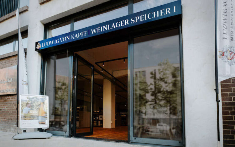 Moderner Weinmarkt in Bremen eröffnet 1