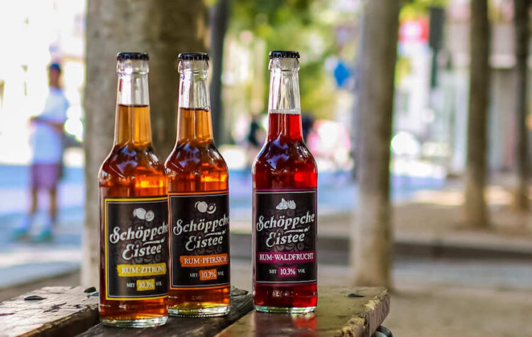 Gruppenbild der drei Sorten Schöppche Eistee