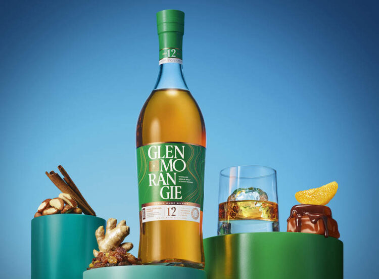 Eine Flasche Glenmorangie Palo Cortado mit Darstellung seiner Aromen