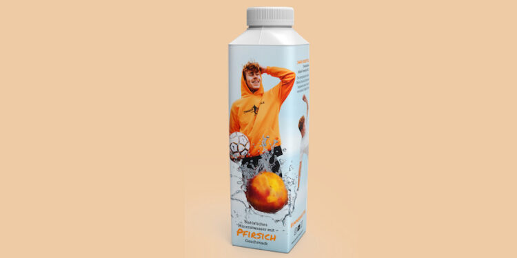 Foto des neuen Pfirsichwassers in der Kartonflasche