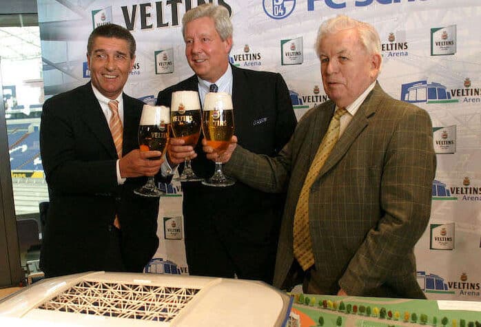 Rudi Assauer, Veltins-Generalbevollmächtigter Michael Huber und Schalke-Präsident Gerd Rehberg