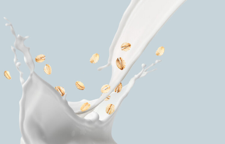 Foto von Milch und Haferflocken