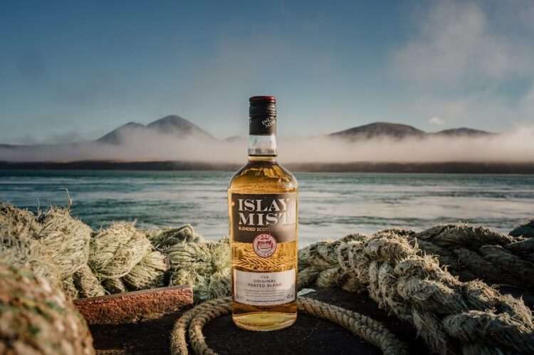 Kammer-Kirsch nimmt Islay Mist ins Sortiment
