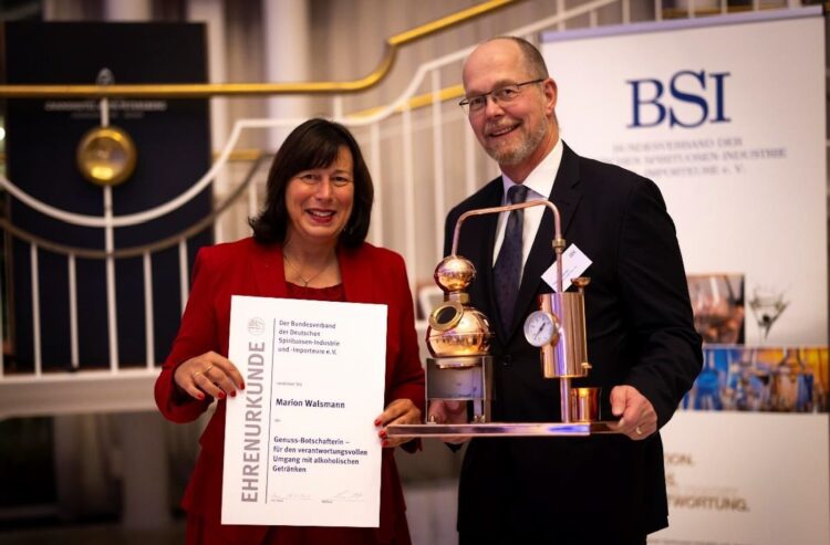 BSI-Präsident Thomas Ernst ernennt Marion Walsmann zur Genuss-Botschafterin.