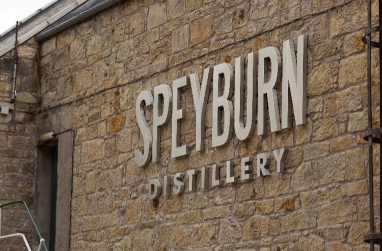 Namensschriftzug an der Speyburg Distillery