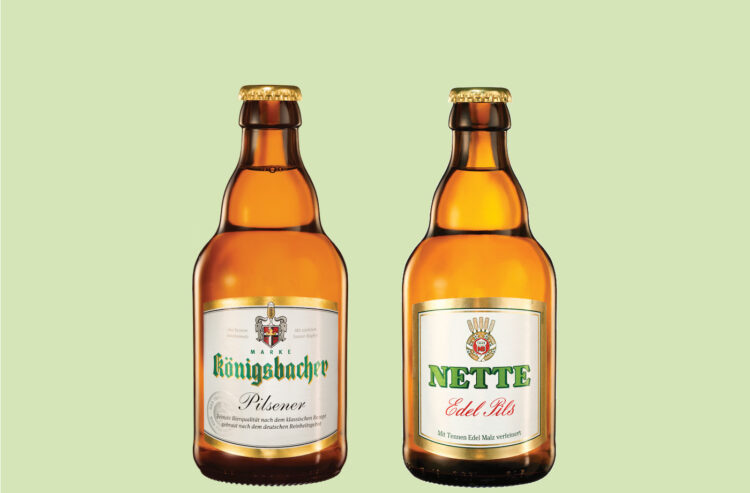 Je eine Flasche Königsbacher und Nette