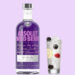 Eine Flasche Absolut Wild Berri und ein Longdrinkglas