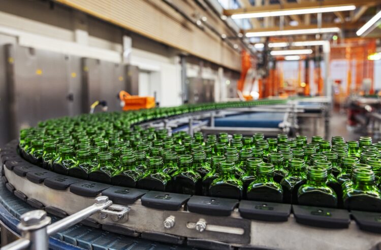 Abfüllhalle mit der neuen Linie