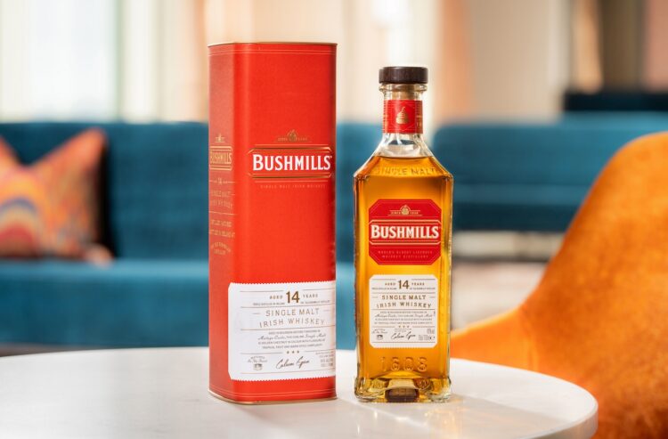 Mood-Foto von Bushmills 14 YO (Flaschen und Karton)