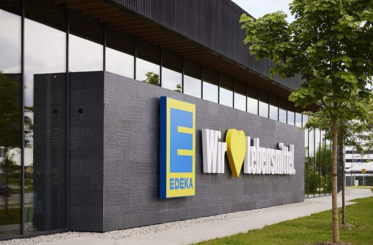 Foto Edeka-Logo und Slogan