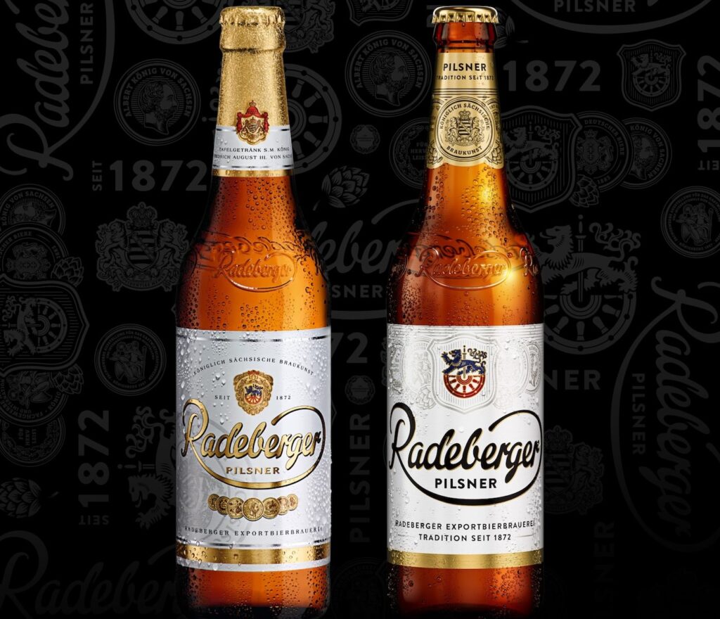 Foto der alten und neuen Radeberger Pilsner-Flasche