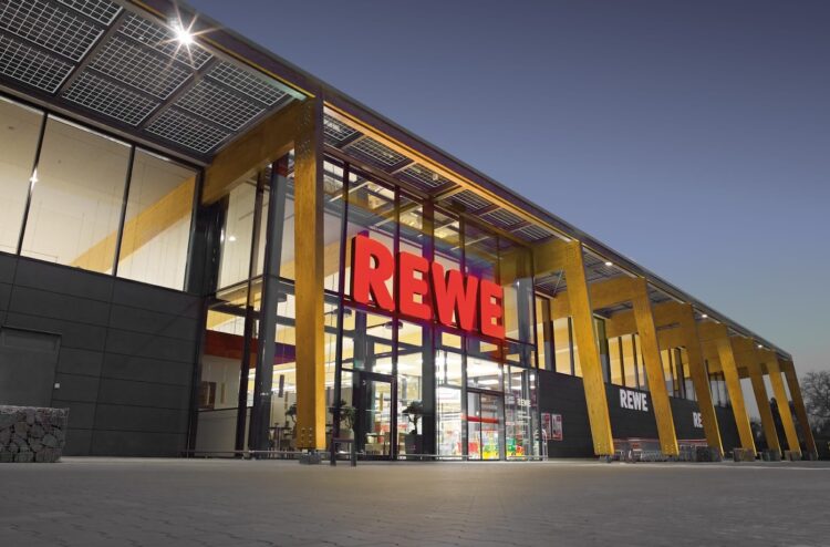 Foto einer Rewe-Filiale von außen