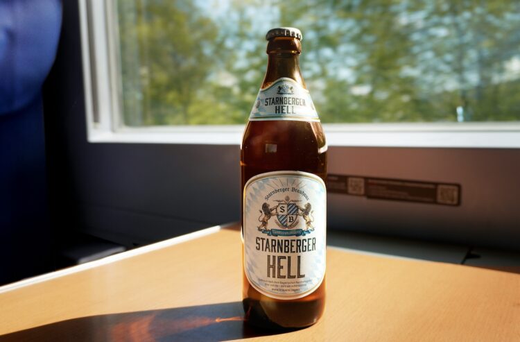 Foto der Flasche Starnberger Hell im Zug