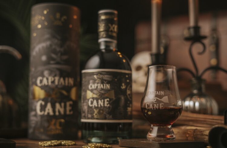 Mood-Foto mit einer Flasche Captain Cane XO