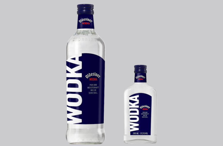 Oldesloer Wodka in der 0,7- und der 0,2-Liter-Flasche