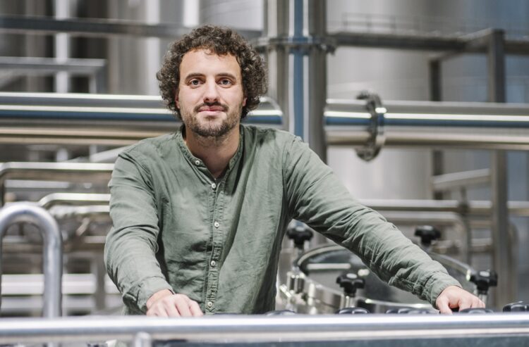 Robin Weber in der Brauerei